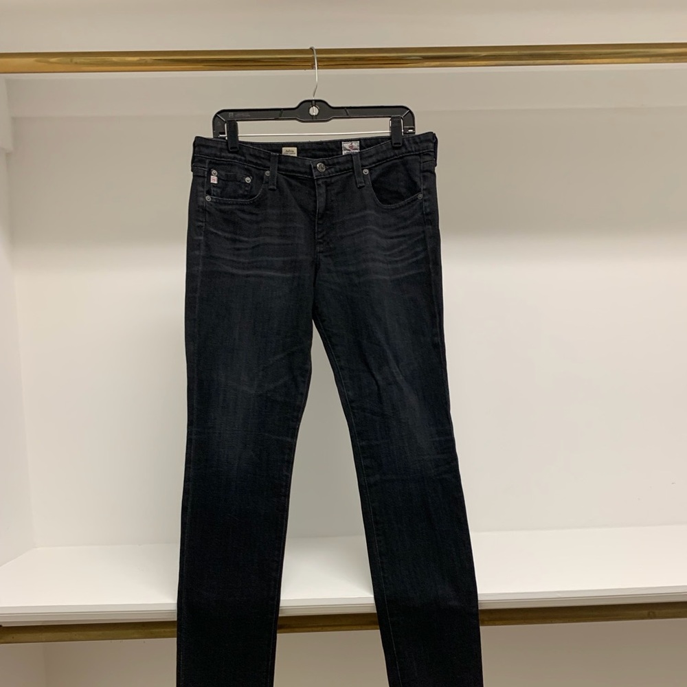 Like new AG Aubrey black skinny straight jeans.